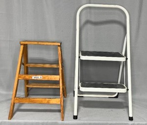 lot 10 image: Lot of 2 Step Ladders - One White Metal and One Wooden