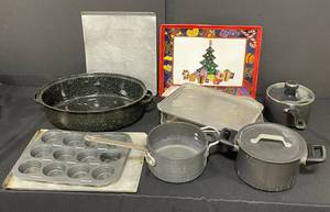 lot 100 image: Cookware and Bakeware inc. Pot Sets, Baking Sheet and Muffin Pan, Decorative Holiday Tray and More