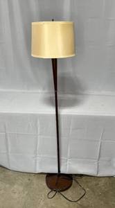 lot 120 image: 60 Bronze Floor Lamp