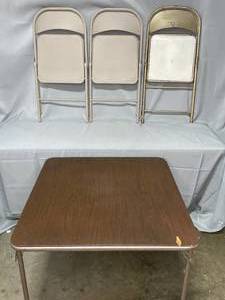 lot 123 image: Card Table with 3 Folding Chairs