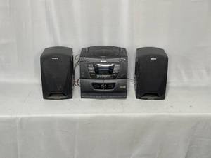 lot 130 image: Sony CDCassette Player with Speakers