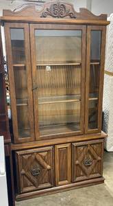 lot 167 image: VTG China Cabinet w Beautiful Wood Work Designs - Great Condition