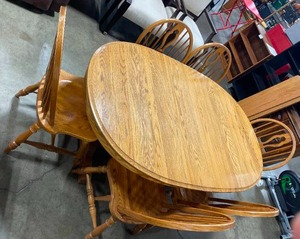 lot 177 image: 6 Chair Oak Dining Table w 4 11 Wide Leaves