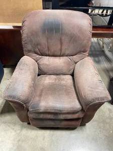 lot 179 image: Brown Reclining Chair