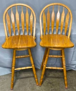 lot 187 image: Pair of Swivel Oak Bar  Counter Stools