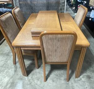 lot 192 image: Oak Dining Table w Leaf & 4 Chairs