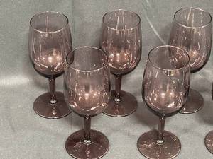 lot 196 image: Set of 7 Deep Purple Stemmed Wine Glasses