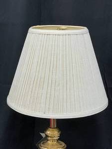 lot 207 image: VTG Table Lamp and Additional VTG Lamp Shade
