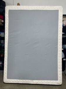 lot 181 image: Spring Air Queen Box Spring