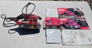 lot 17 image: Skil 6.0 Amp Belt Sander