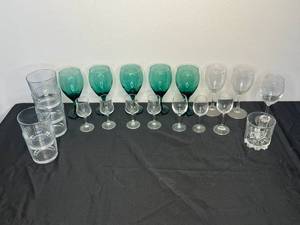 lot 83 image: Beautiful Vintage Green Wine Glasses, Vintage Cordials and WhiskeyLow Ball Glasses