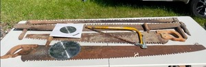 lot 61 image: Lot of Assorted Hand Saws and Ryobi 10in Carbide Teeth Blade