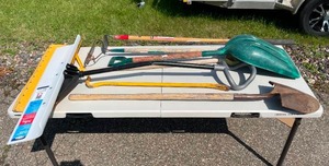 lot 65 image: Assorted Garden and Snow Removal Tools Lot