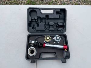lot 34 image: Evertough Radiator & Cap Test Kit