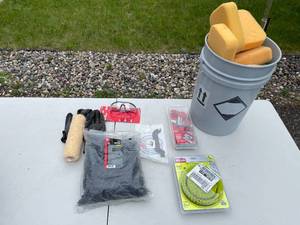 lot 48 image: Assorted Lot of Construction and Cleaning Supplies