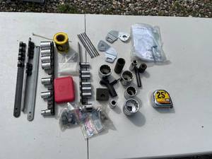 lot 58 image: Mixed Lot of Automotive Hand Tools and Accessories