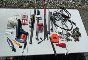 lot 60 image: Mixed Lot of Automotive and Mechanical Tools