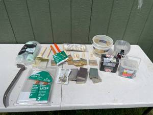lot 167 image: Assorted Painting and Hardware Tools Lot