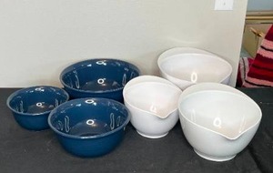 lot 102 image: 2 Sets of Wm Sonoma Mixing Bowls