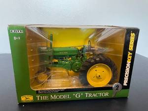 lot 204 image: ERTL John Deere Model G Tractor Precision Key Series 2 Die-Cast Replica