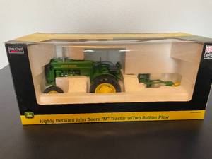 lot 208 image: Lot of Die-Cast Models John Deere M Tractor with Two Bottom Plow