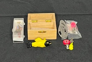 lot 132 image: Mini Fishing Tackle Box with 2 Signed Fish Decoy, 3 Depthfinder Weights, 2 Lures & a Pocket Knife