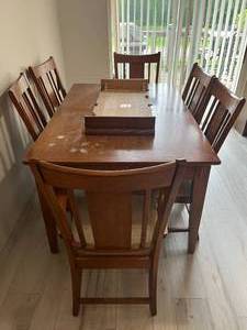 lot 142 image: Mission Style Dining Table with 6 Chairs