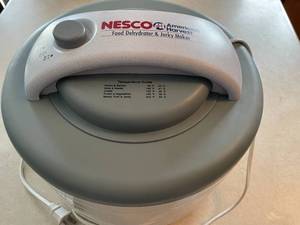 lot 211 image: Nesco American Harvest Food Dehydrator and Jerky Maker