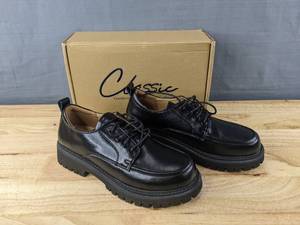 lot 90 image: IUY Black Oxford Loafers Womens Size 7.5 L