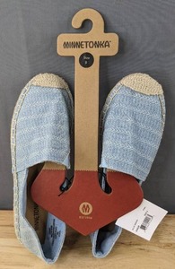 lot 39 image: Brand New Minnetonka Pam Shoes Womens Size 8 Blue Denim L