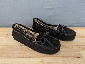 lot 55 image: Sperry Top-Sider Moccasin-Style Slippers Womens Size 11 Black L