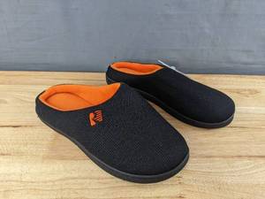 lot 122 image: Rockdove memory Foam Slippers Mens Size 7-8 L