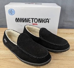 lot 55G image: New Minnetonka Tilden Moccasin Mens Size 10 Black N