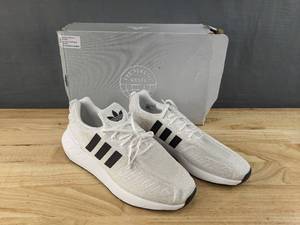 lot 44G image: Brand New Adidas Swift Run 22 Shoes Mens Size 11 Sneakers White L