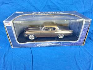 lot 15 image: New 1957 Studebaker Golden Hawk 118 Scale Anson Classic