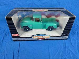 lot 22 image: New 1955 Chevy 3100 Stepside American Muscle 118 Scale