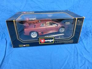 lot 30 image: New 1990 Lamborghini Diablo Burago 118 Scale