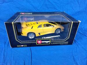 lot 32 image: New 1990 Lamborghini Diablo 118 Scale Burago