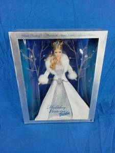 lot 34 image: New  2003 Holiday Visions Barbie