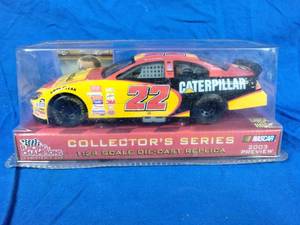 lot 42 image: New 2003 NASCAR #22 Caterpillar 124 Scale