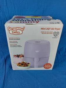 lot 63 image: So Yummy Bella Mini 2 Quart Air Fryer in White 