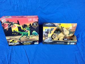 lot 85 image: Jurassic Worlds Regaliceratops and Dr. Ian Malcolm