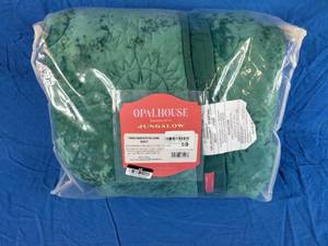 lot 97 image: New Opalhouse Twin Extra Long Green Quilt