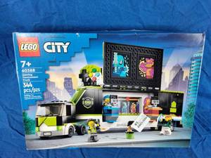 lot 153 image: New Lego City Gaming Tournament Truck