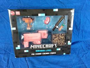 lot 162 image: New Minecraft Diamond Level Pig-Cerdo-Cochon-Porco