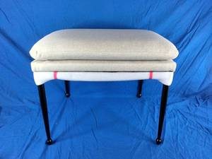 lot 109 image: Brand New Edgehill Pillow Top Ottoman