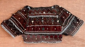 lot 34 image: Antique Embroidered Pakistan Childs Vest