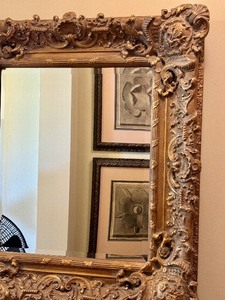lot 1 image: Gorgeous Gilded Ornate Decorative Wall Mirror