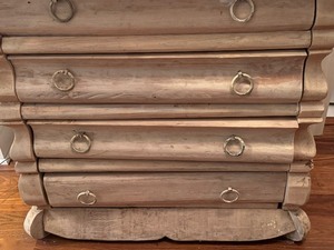 lot 40 image: Distressed Pine Chest of Drawers