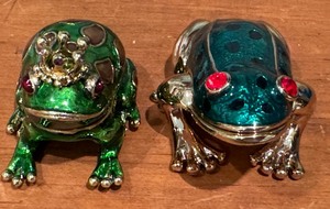 lot 51 image: Two Frog Trinket Boxes including a Monet Frog Trinket Box